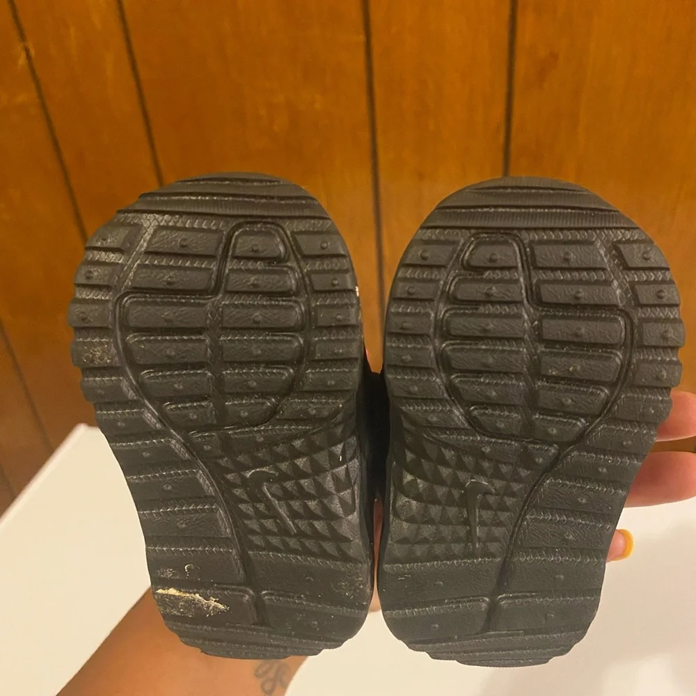 Nike Boot / Size 2C / Pink & Black